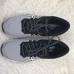 ASICS running/tennis/athletic shoes